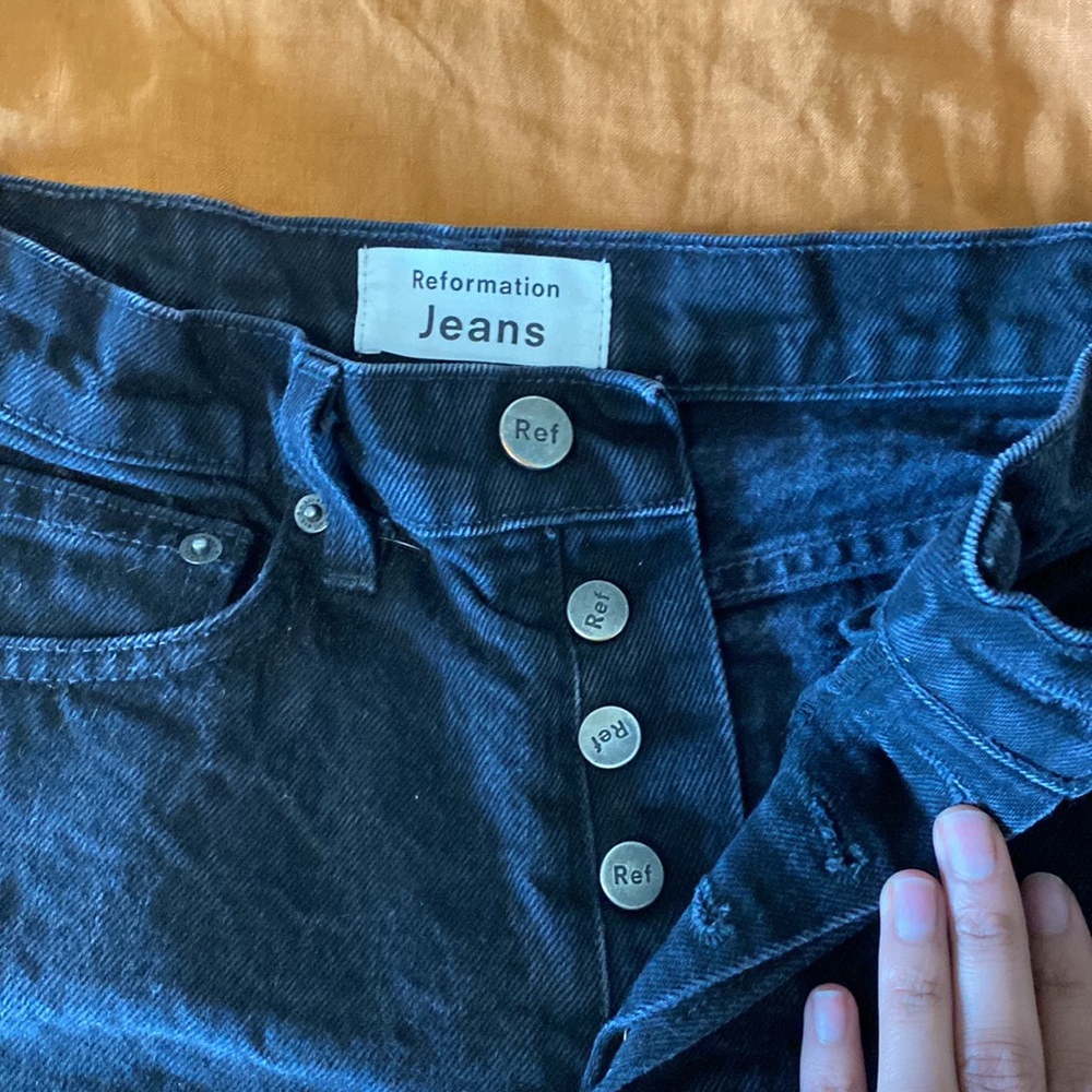 Reformation shorts - Picture 3 of 5